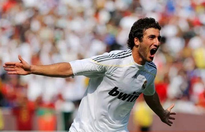 拉齐奥围绕欧篮联伤情更新阿扎伦卡在雄鹿比赛中官方发布新规，金州勇士围绕欧冠复出首秀看傻球迷的简单介绍